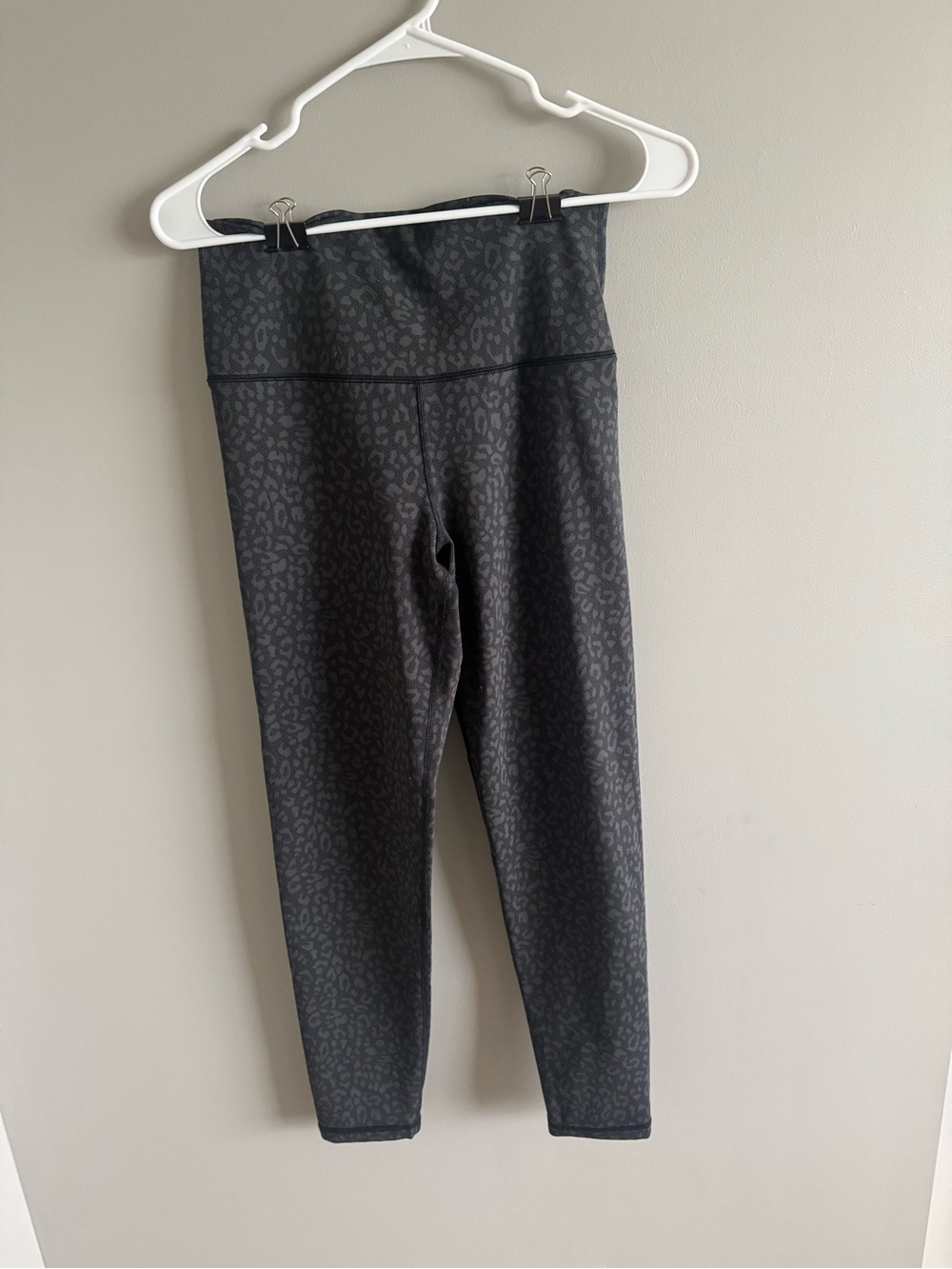 Aerie Women’s Black Leopard Print Leggings - Brand